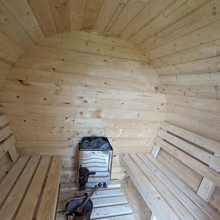 Osada Karszewo, Sauna Bania, Ryby Nyaraló